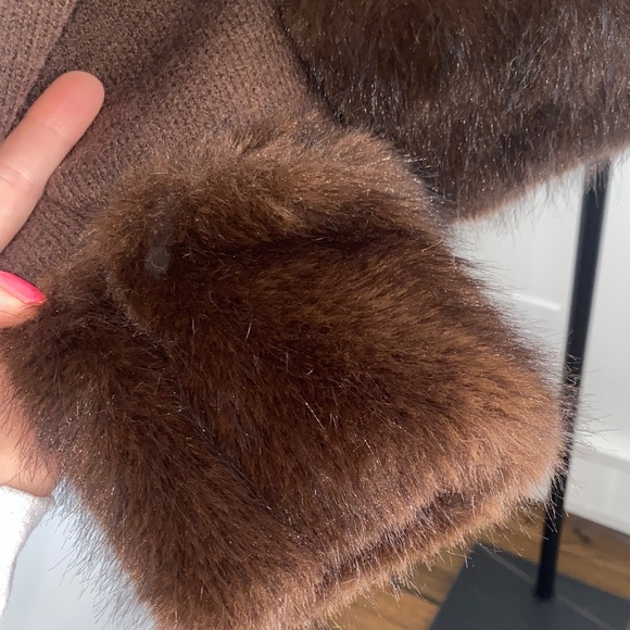 Sunday Brown Sweater with Fur Trim - Picture 4 of 11